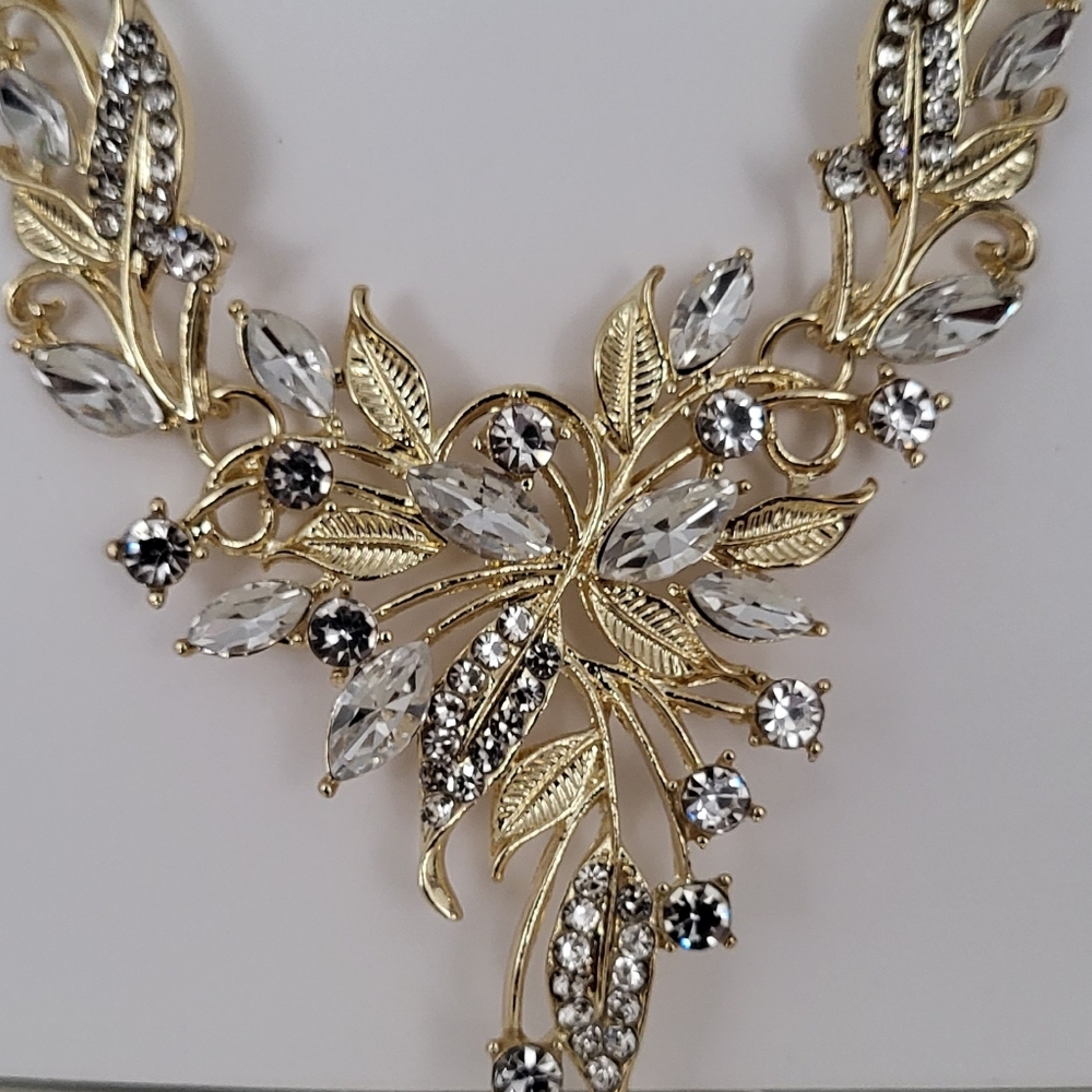 Gold-Tone Sparkle Floral and Leaf Necklace and Earrings Set Wedding Style - NWOT - Picture 3 of 7